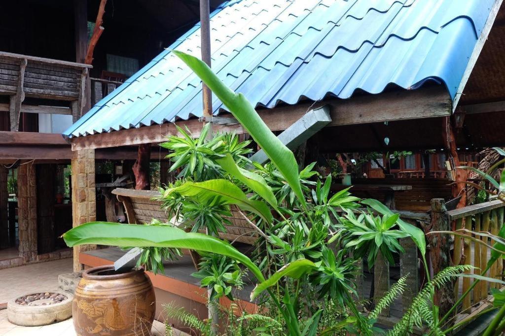 Ruennamyen Resort Amphawa Samut Songkhram Exterior foto
