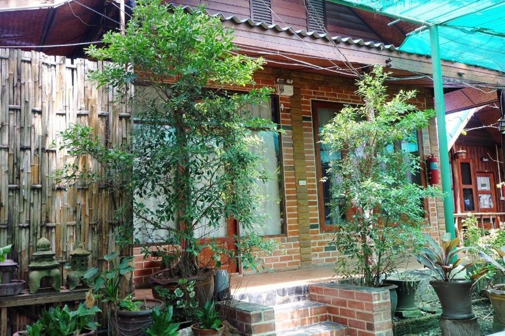 Ruennamyen Resort Amphawa Samut Songkhram Exterior foto