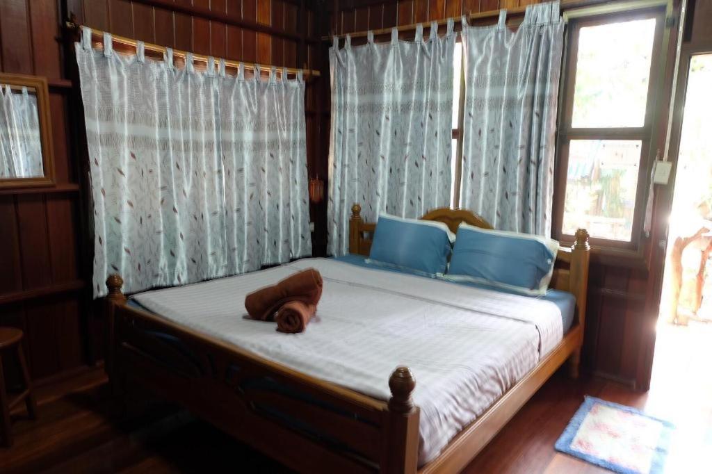 Ruennamyen Resort Amphawa Samut Songkhram Exterior foto