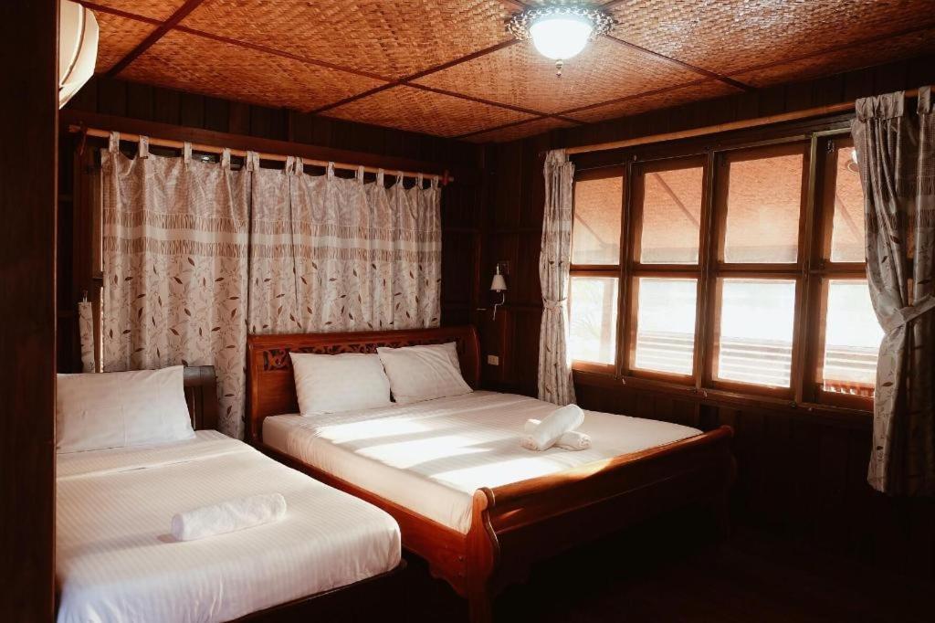 Ruennamyen Resort Amphawa Samut Songkhram Exterior foto